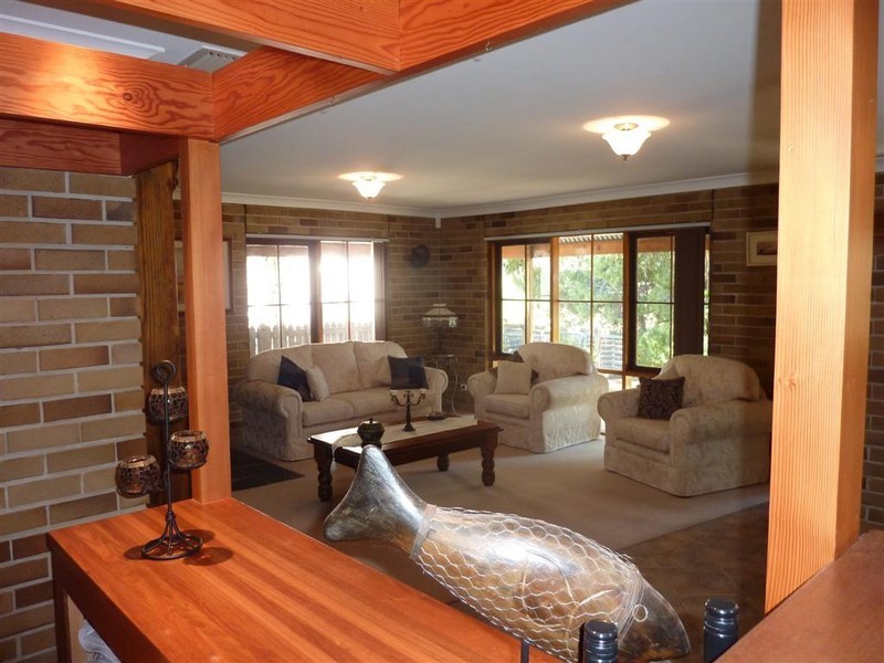 2 Caralue Street, Port Willunga SA 5173