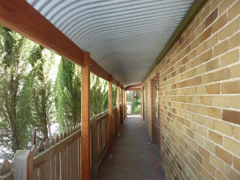 2 Caralue Street, Port Willunga SA 5173