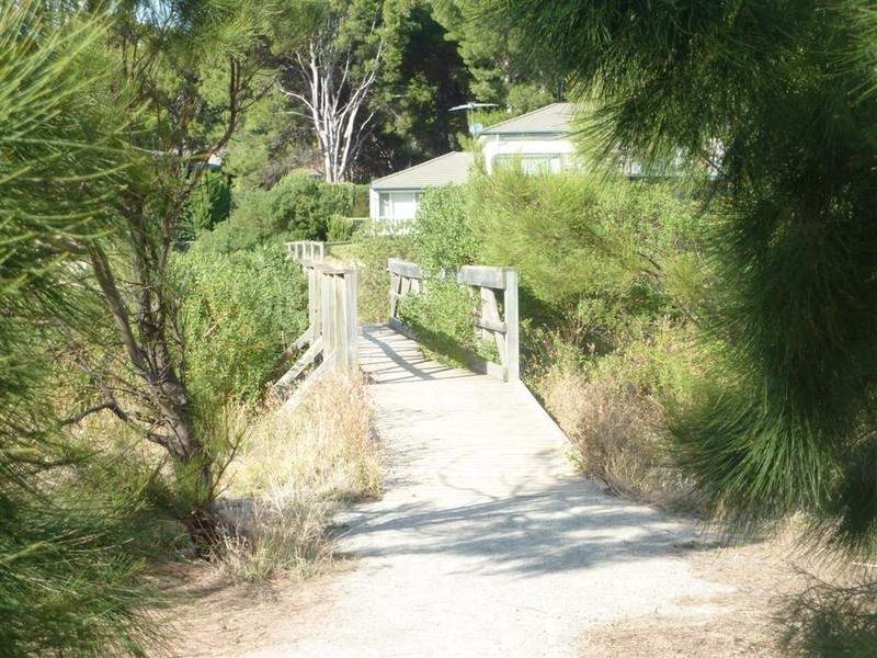 2 Caralue Street, Port Willunga SA 5173