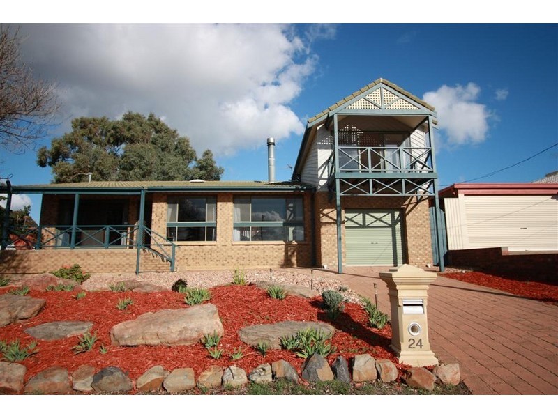 24 Bounty Street, Moana SA 5169