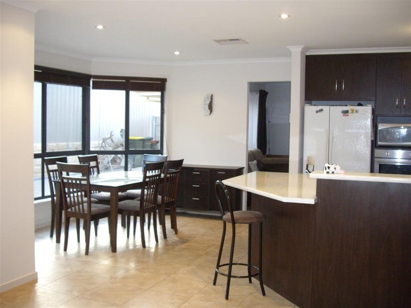 34  Albany Way, Seaford Rise SA 5169