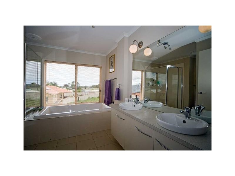 10 Wilkinson Court, Mclaren Flat SA 5171