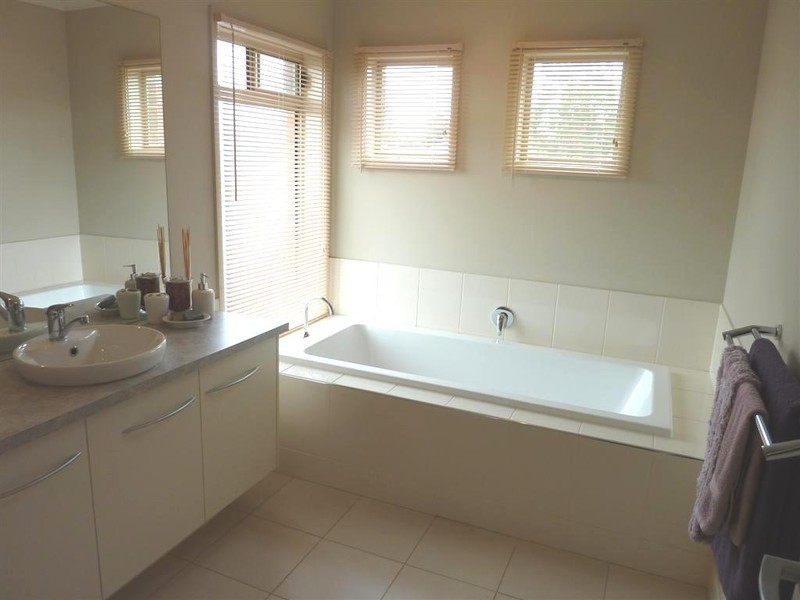 10 Wilkinson Court, Mclaren Flat SA 5171