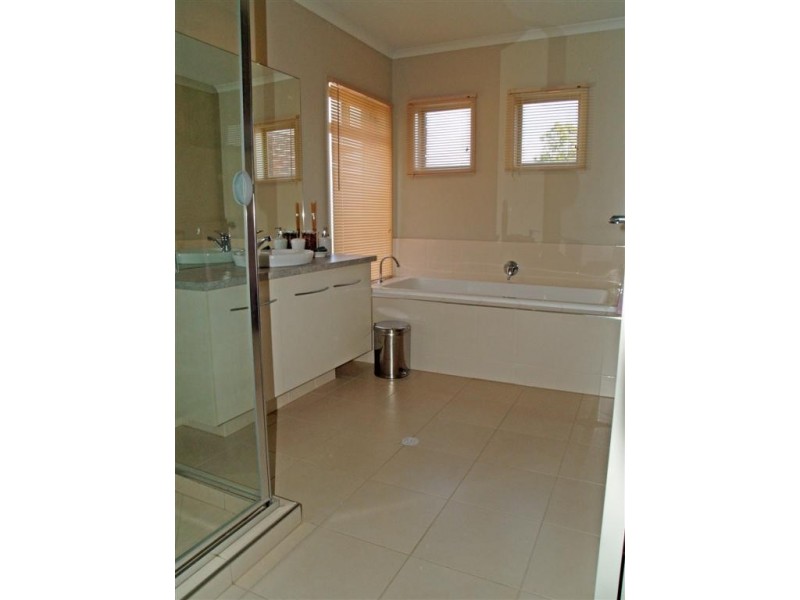 10 Wilkinson Court, Mclaren Flat SA 5171