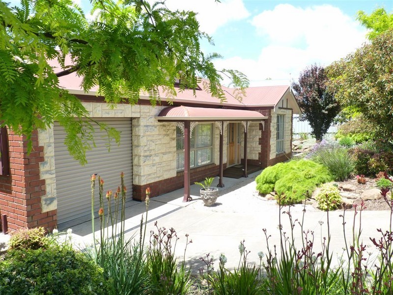 6  Chapman Avenue, Mclaren Vale SA 5171