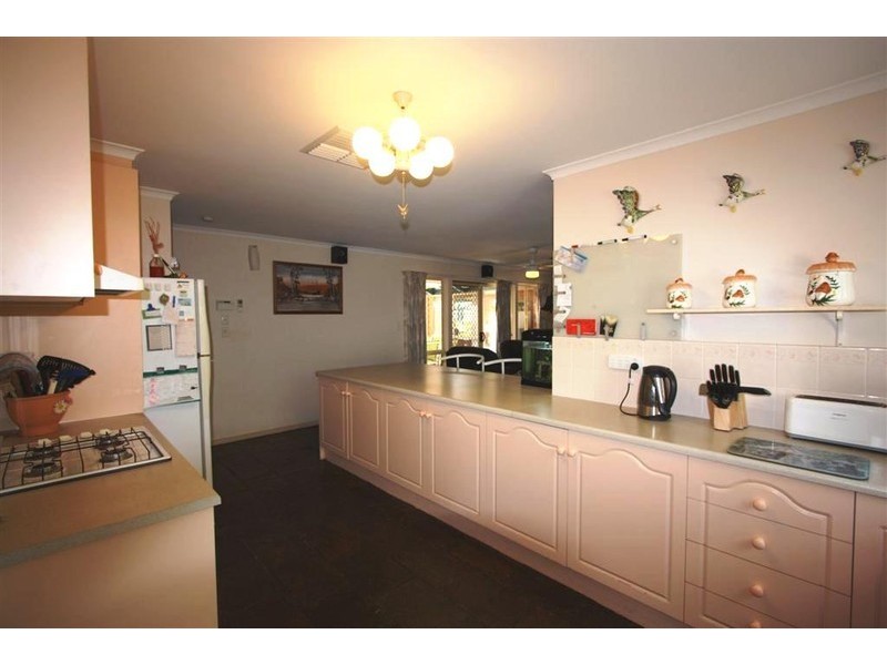 10 Paignton Close, Moana SA 5169