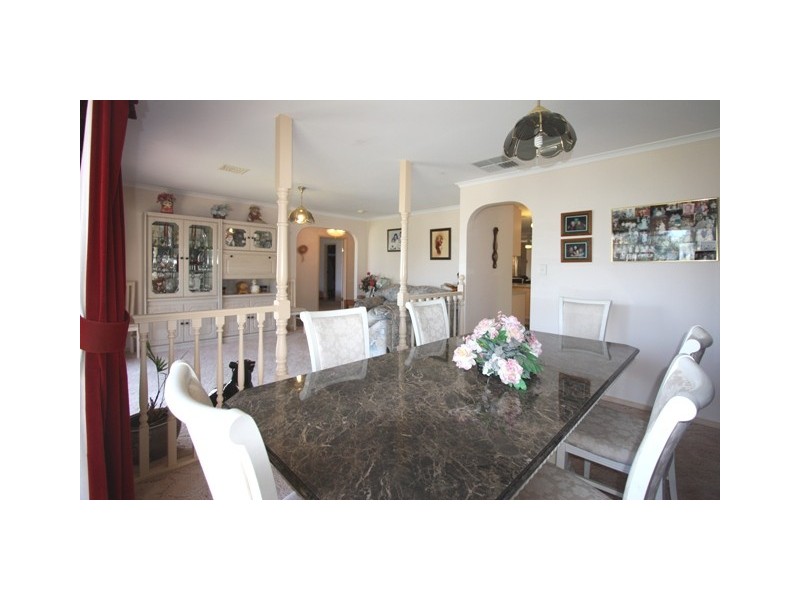 10 Paignton Close, Moana SA 5169