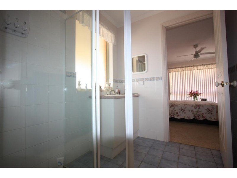 12 Paignton Close, Moana SA 5169