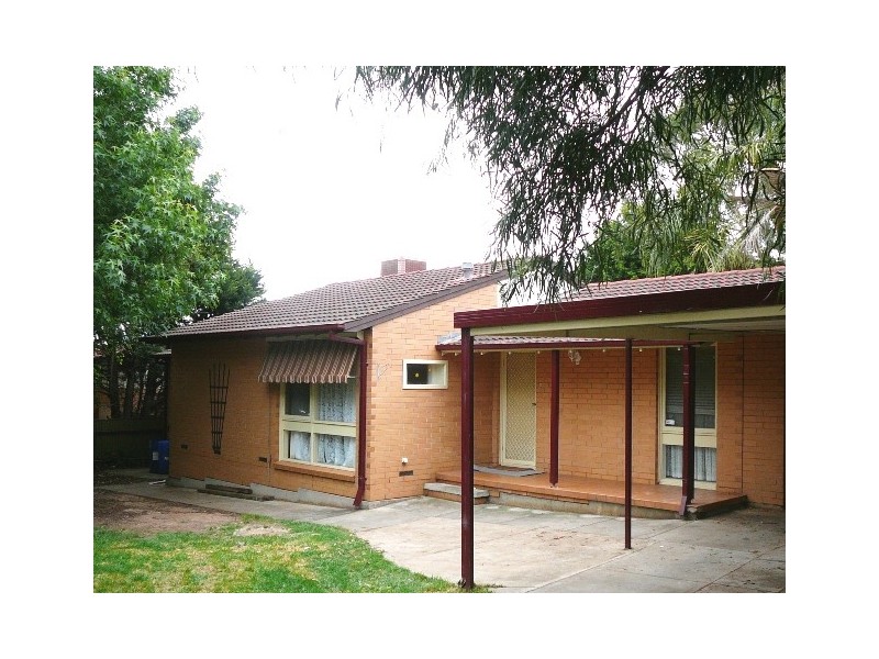 15 Poznan Crescent, Hackham West SA 5163