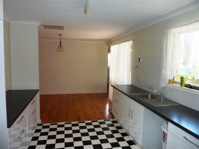15 Poznan Crescent, Hackham West SA 5163