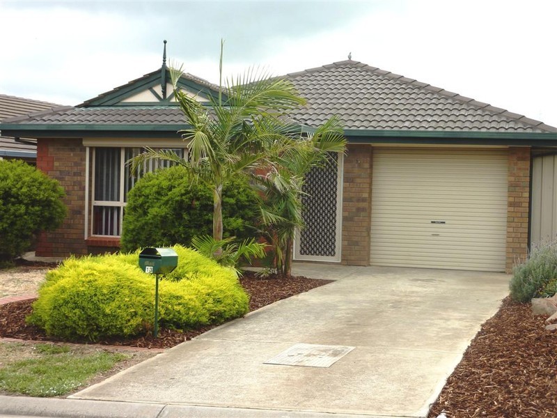 13 Preston Court, Moana SA 5169