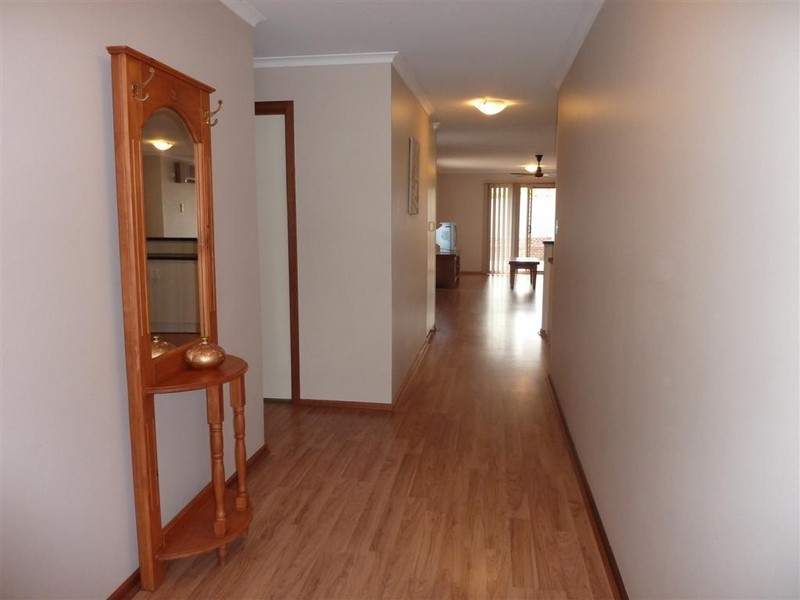 13 Preston Court, Moana SA 5169