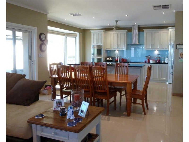 48 Horseshoe Drive, Woodcroft SA 5162