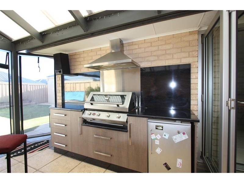 18 Mast Avenue, Seaford Meadows SA 5169