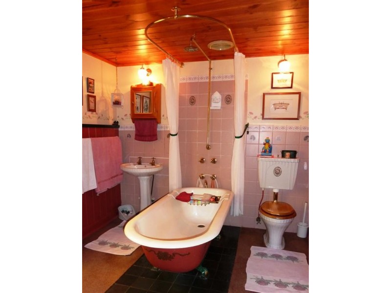 9 St Andrews Tce, Willunga SA 5172