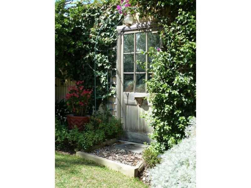 9 St Andrews Tce, Willunga SA 5172