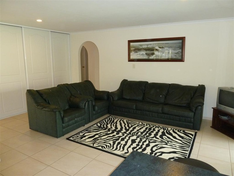 4 Hardy Avenue, Mclaren Vale SA 5171