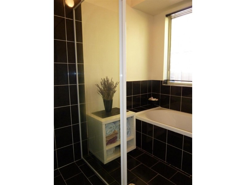 4 Hardy Avenue, Mclaren Vale SA 5171