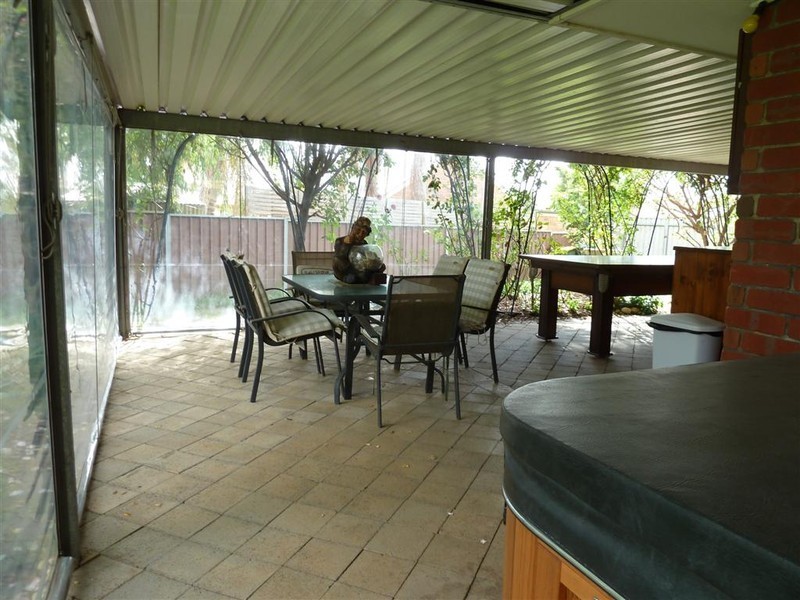 4 Hardy Avenue, Mclaren Vale SA 5171