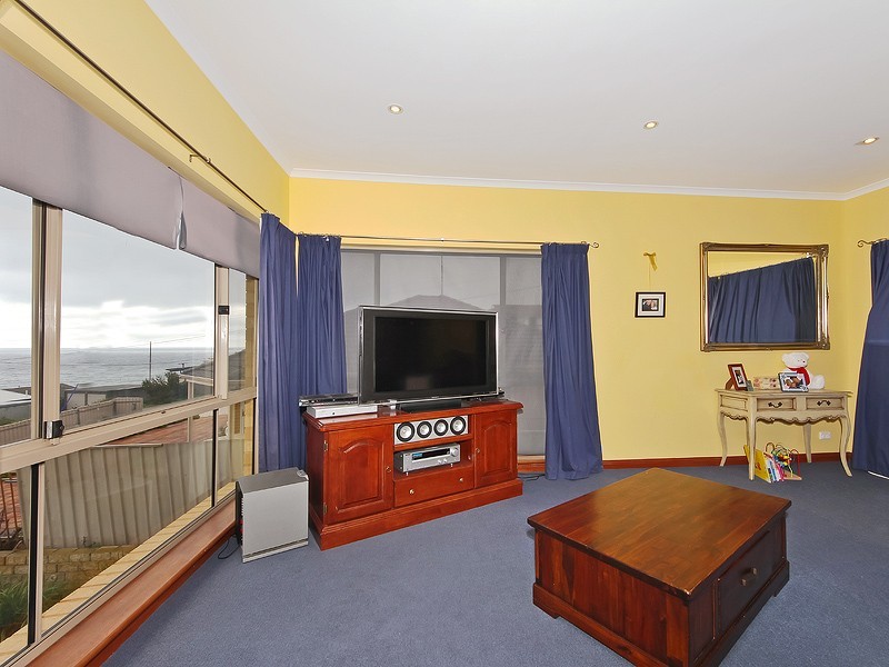 4 Sunset Court, O’sullivan Beach SA 5166
