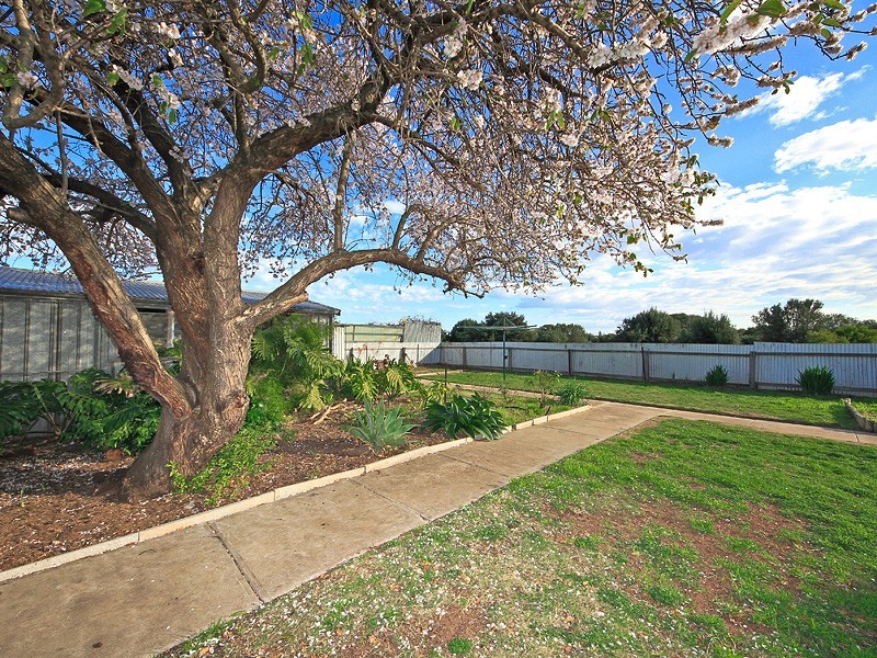 7 Macquarie Street, Moana SA 5169