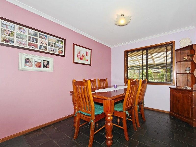 9 Oakhill Crescent, Morphett Vale SA 5162