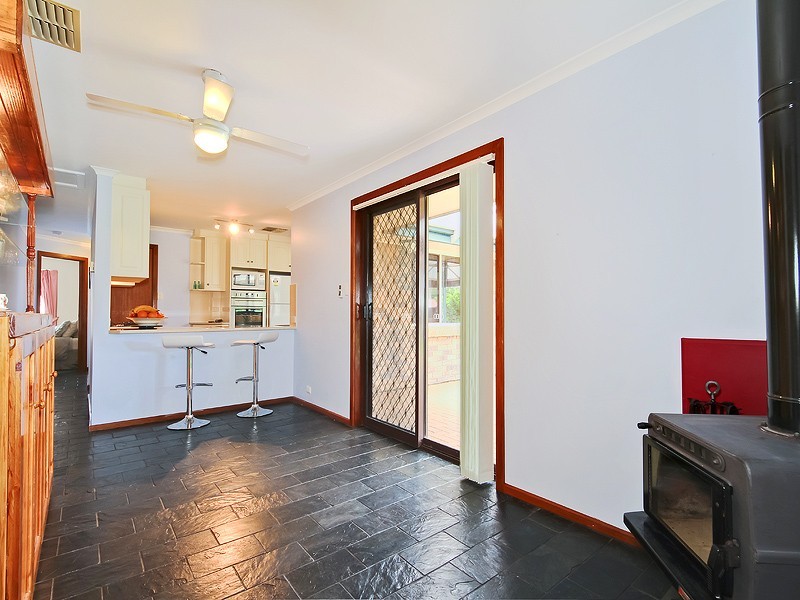 9 Oakhill Crescent, Morphett Vale SA 5162