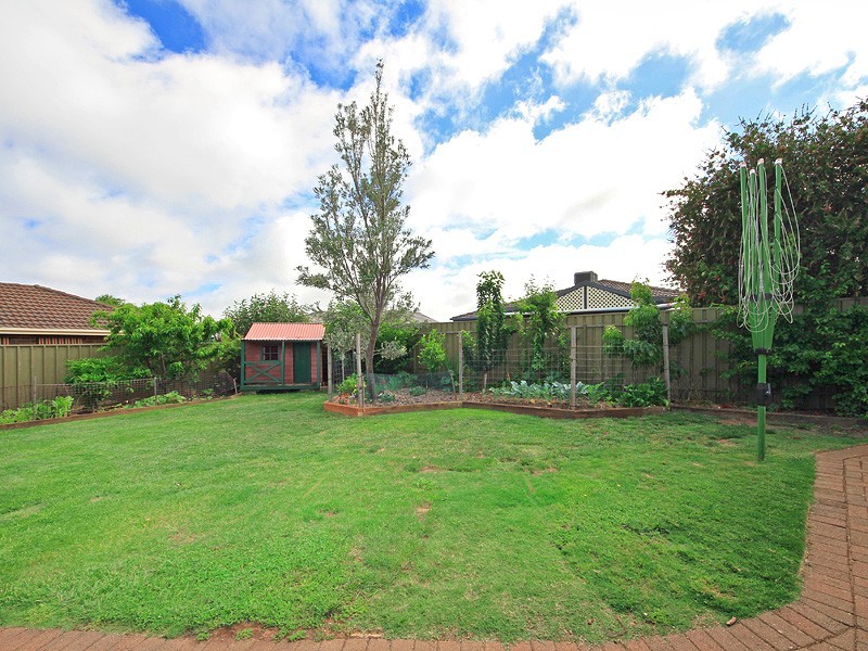 9 Oakhill Crescent, Morphett Vale SA 5162