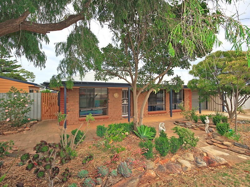 18 Seabreeze Crescent, Maslin Beach SA 5170