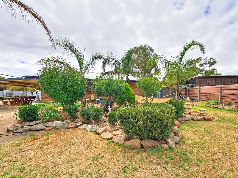 18 Seabreeze Crescent, Maslin Beach SA 5170