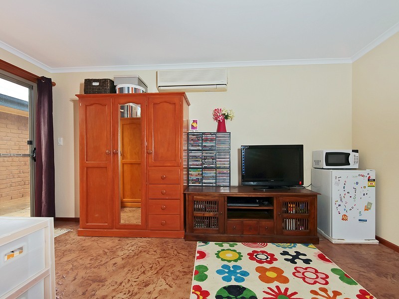 18 Seabreeze Crescent, Maslin Beach SA 5170