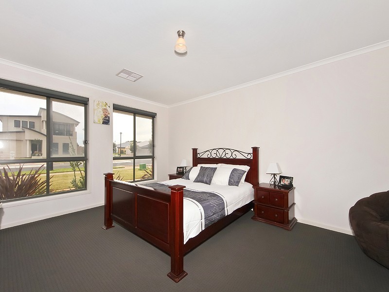 18 Pinkgum Avenue, Aldinga Beach SA 5173