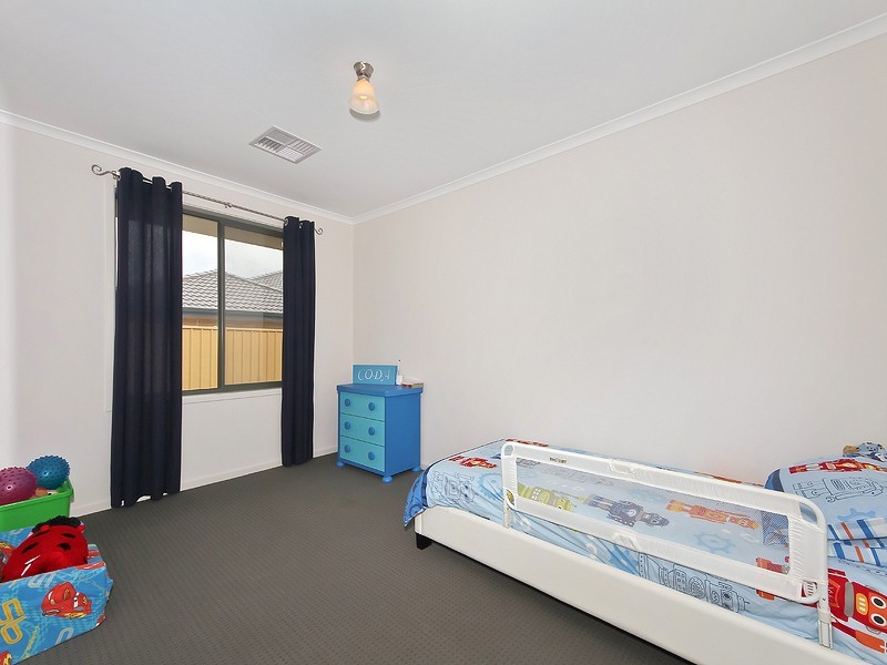 18 Pinkgum Avenue, Aldinga Beach SA 5173