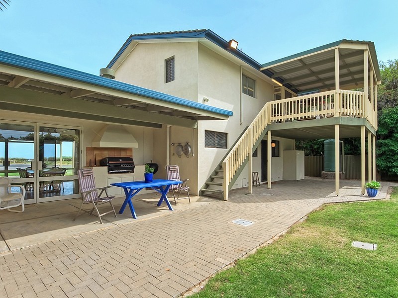 69 Esplanade, Aldinga Beach SA 5173