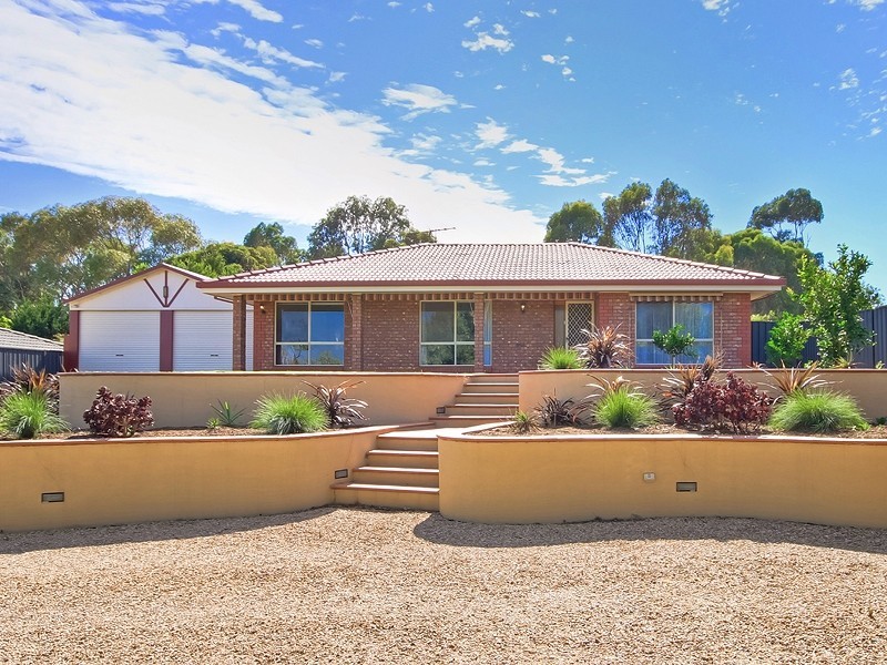 2 Jacobs Drive, Willunga SA 5172