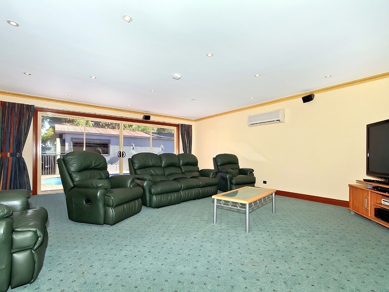 2 Jacobs Drive, Willunga SA 5172