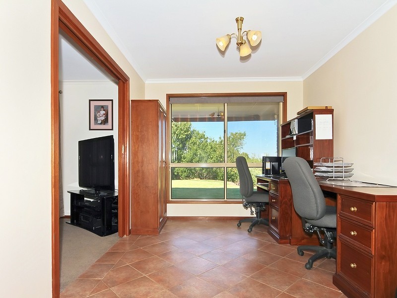 2 Jacobs Drive, Willunga SA 5172