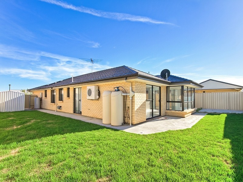 8 Knoll Avenue, Aldinga Beach SA 5173