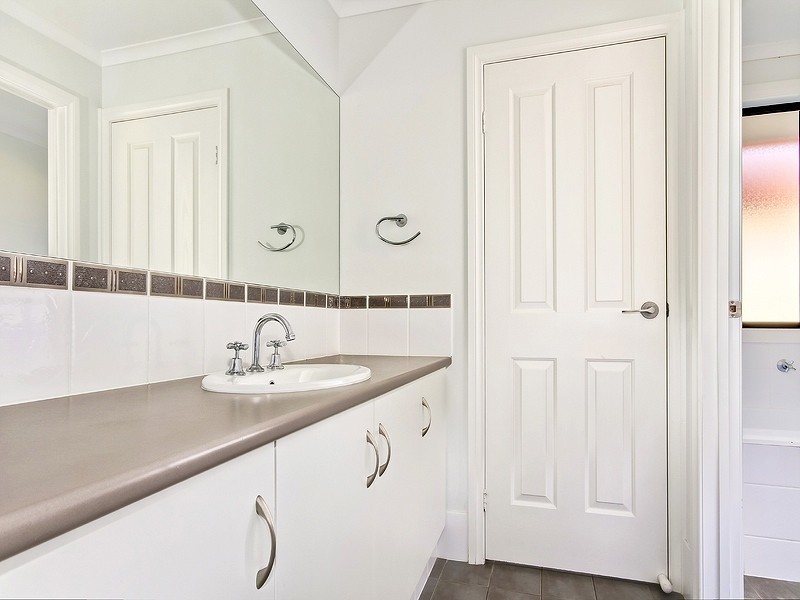 8 Knoll Avenue, Aldinga Beach SA 5173