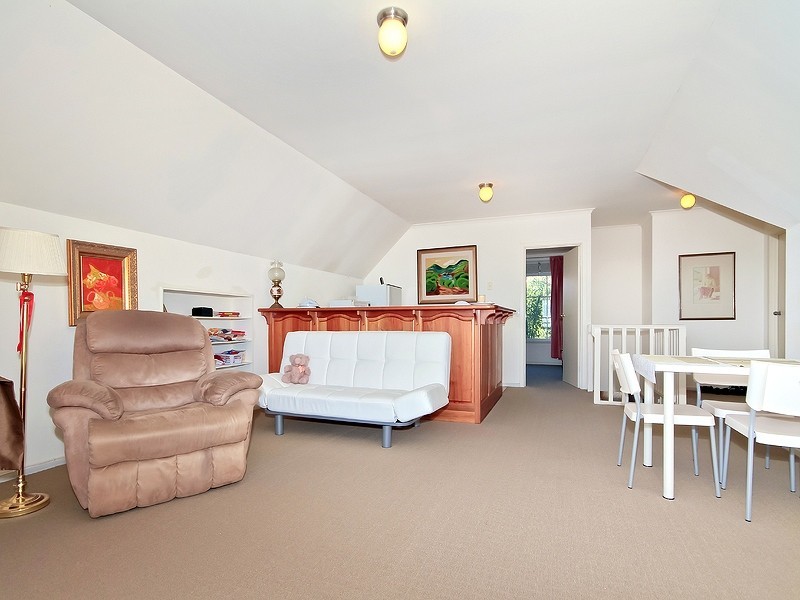 11 Drugal Court, Hallett Cove SA 5158