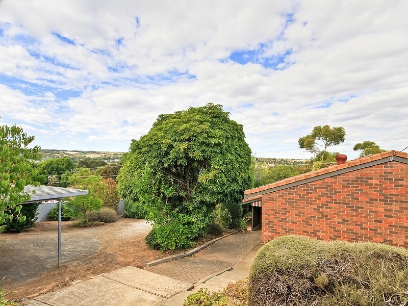 73 Oakridge Rise, Huntfield Heights SA 5163