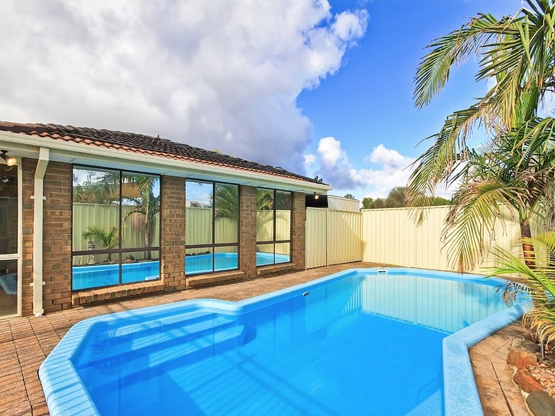 5 St John Court, Woodcroft SA 5162