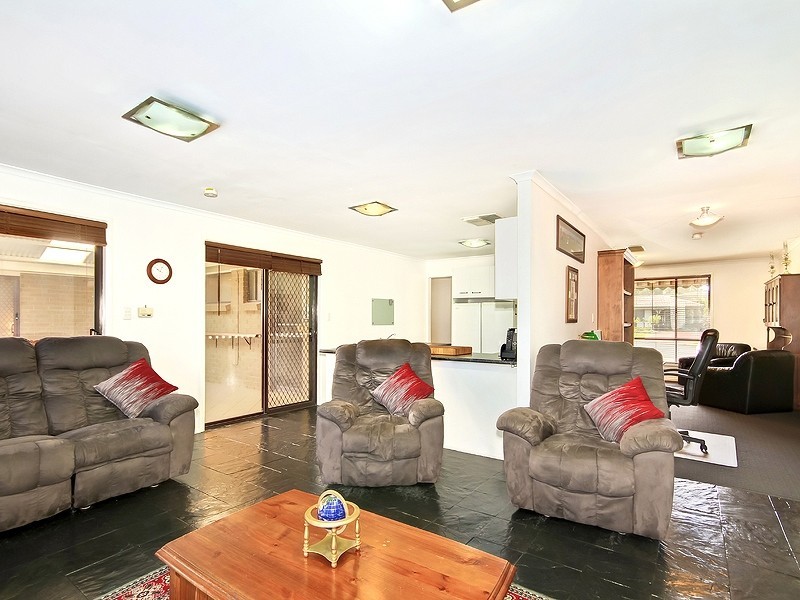 5 St John Court, Woodcroft SA 5162