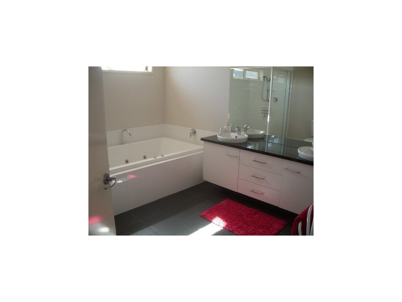 7 Kestrel Cct, Seaford Rise SA 5169