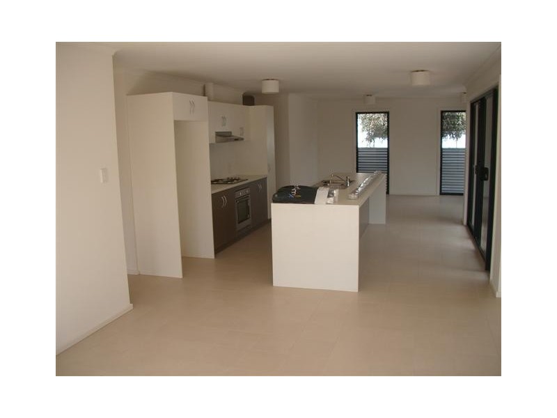 3 Strand Street, Port Willunga SA 5173