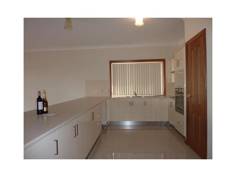 16 Giles Road, Willunga SA 5172