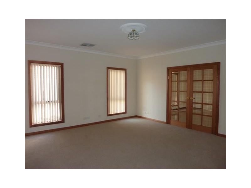 16 Giles Road, Willunga SA 5172