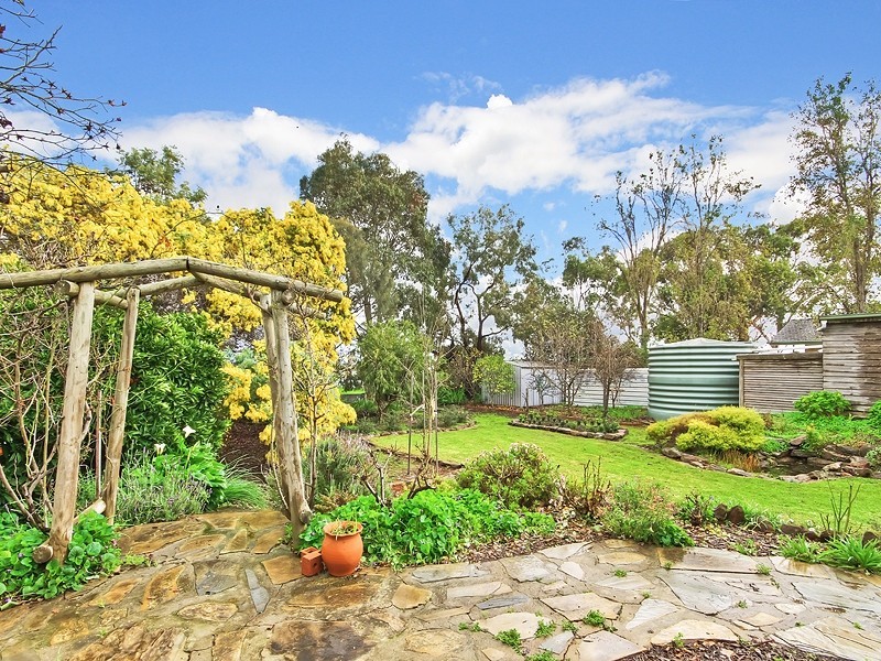 24 Giles Road, Willunga SA 5172