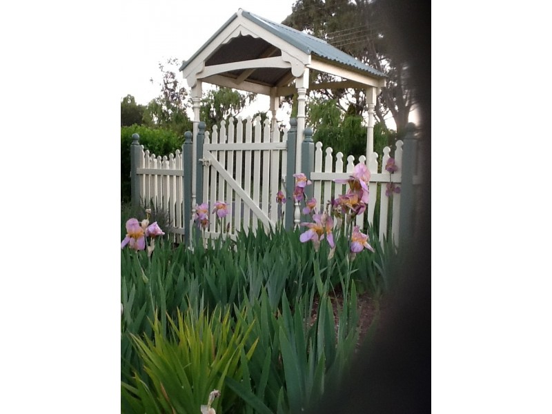 24 Giles Road, Willunga SA 5172