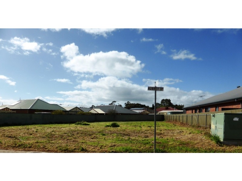 8 Aubrey Drive, Willunga SA 5172